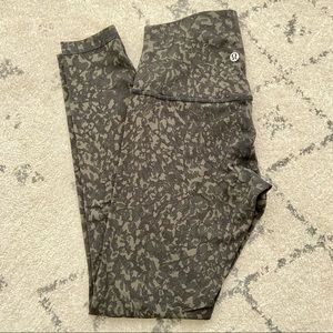 Green Lulu align 25” leopard print leggings